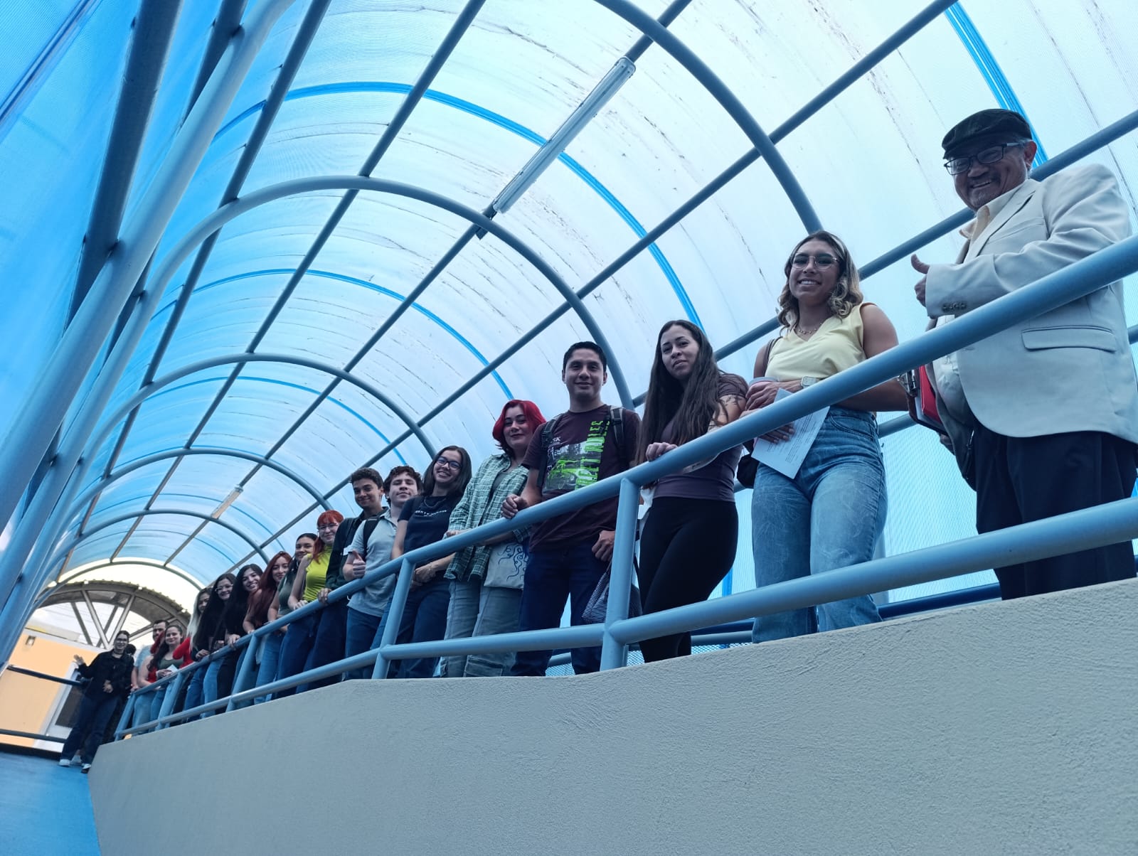 Estudiantes en rampa del CENAREC